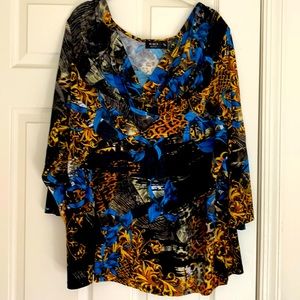 NWOT stretchy beautiful top from Igigi (plus)